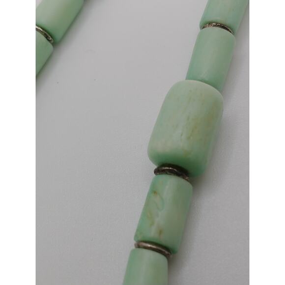 Vintage Light Green Bone and Silver Necklace 8 3/4" - Picture 11 of 12